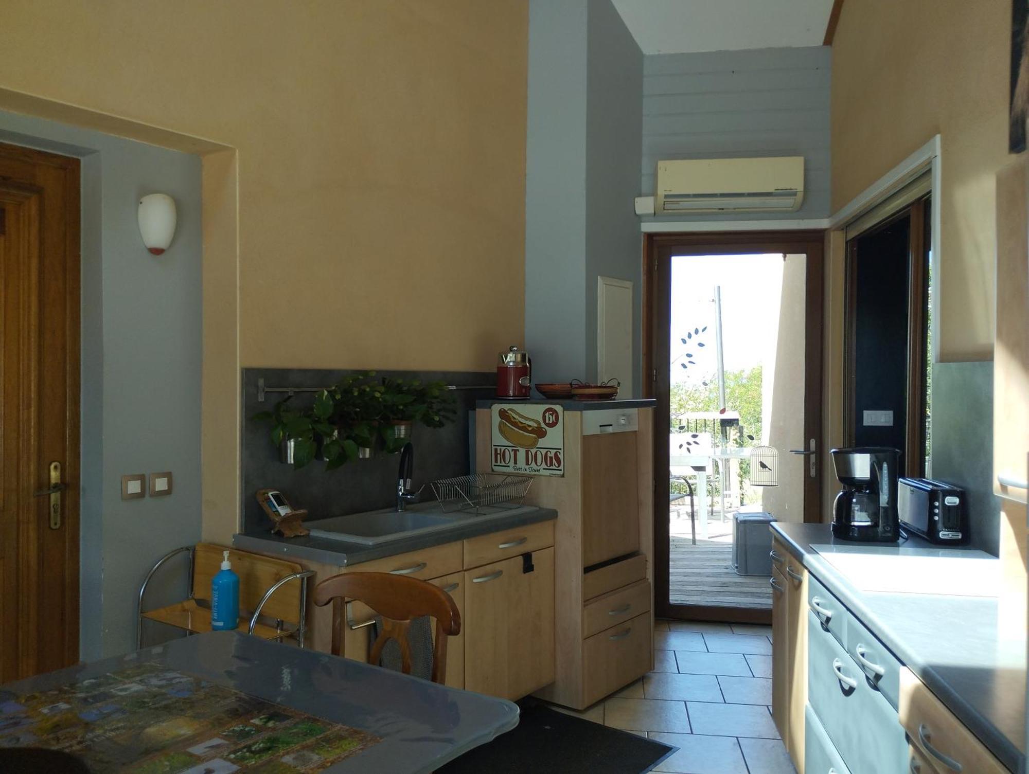 Le Grand Noyer Bed & Breakfast Ambronay Eksteriør bilde